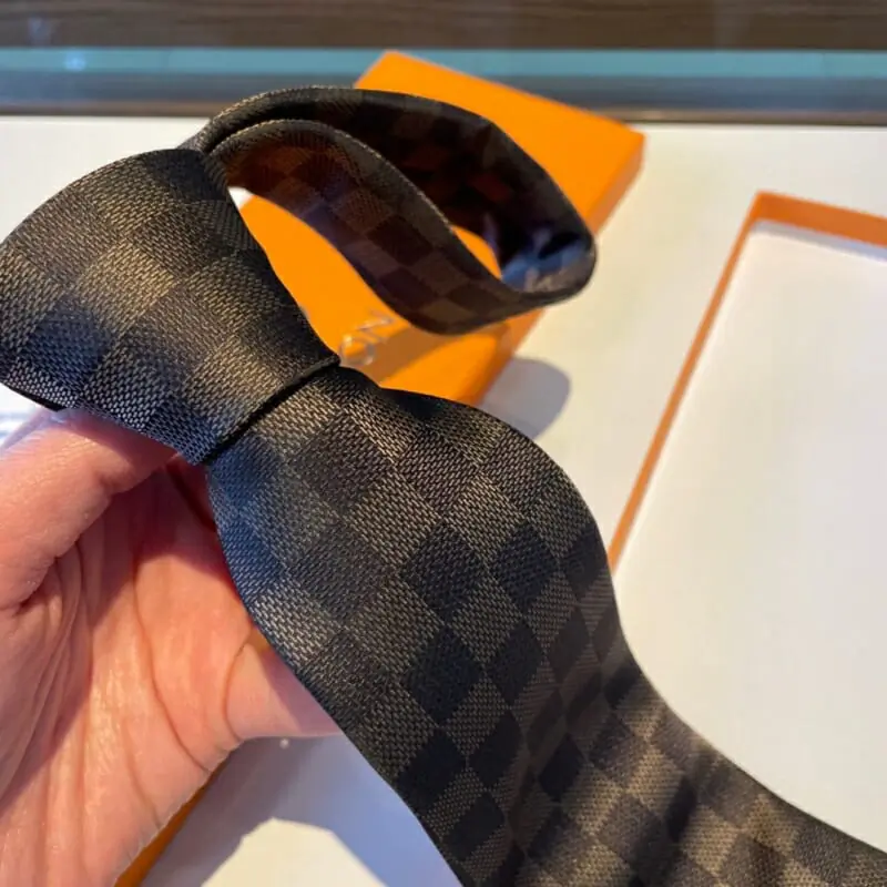 louis vuitton lv cravate pour homme s_11a477a3